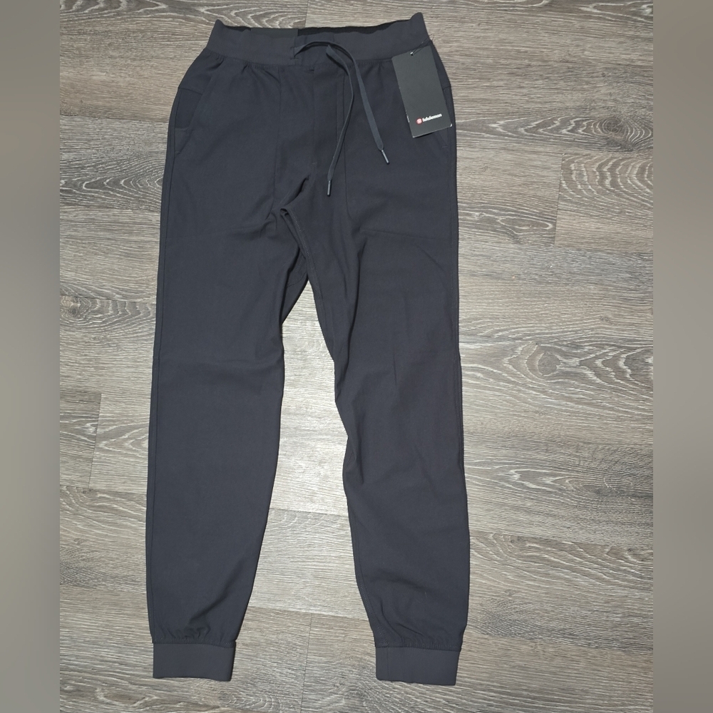 Lululemon Men's Black Jogger Pants